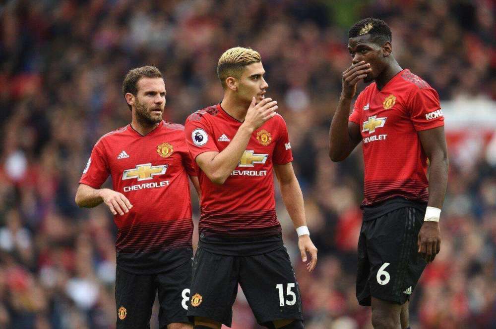 曼联vs布莱顿直播视频，今晚我守着屏幕，你守着什么？